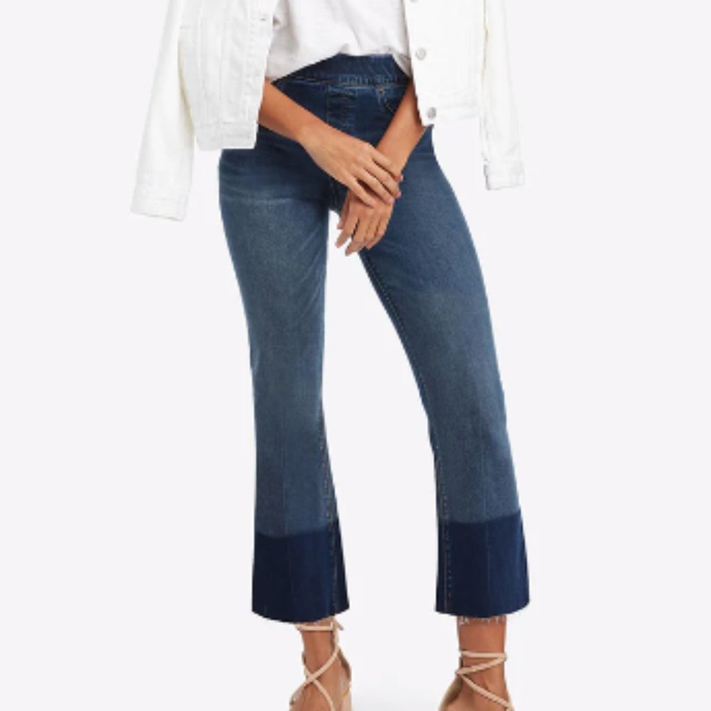 Spanx Cropped Flare Jeans in Medium Blue Wash sz S